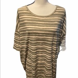 LuLaRoe Irma Top High Low Size Large